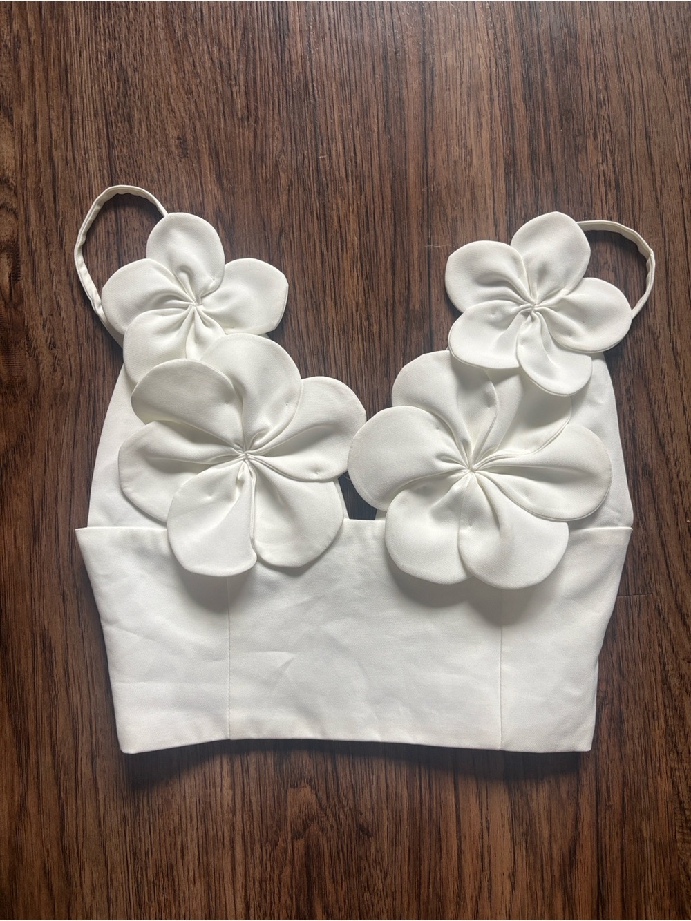 NWT Steps New York White 3D Floral Crop Top Size S